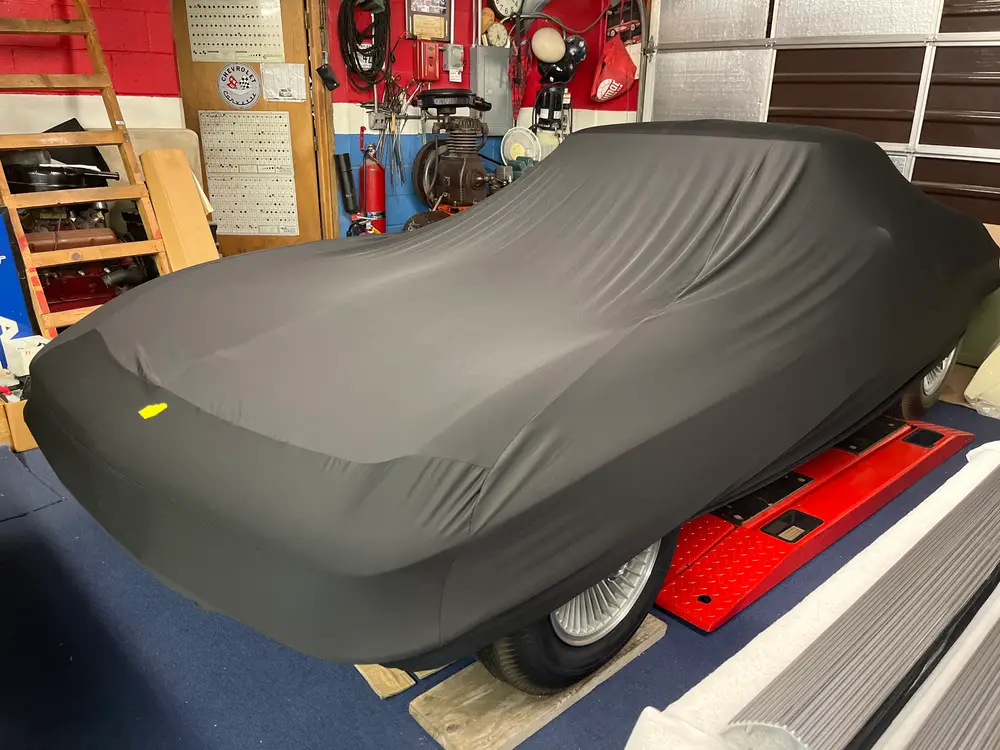 Autonsuojapeitteet.com - Car Cover for 1963 Chevrolet Corvette Stingray Coupe - Indoor Premium Satin Edition
